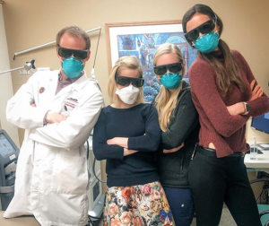 image of dr's in masks